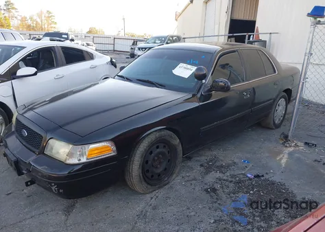 2010 Ford Crown Victoria Police Interceptor z USA, uszkodzony, nr VIN 2FABP7BV3AX121961